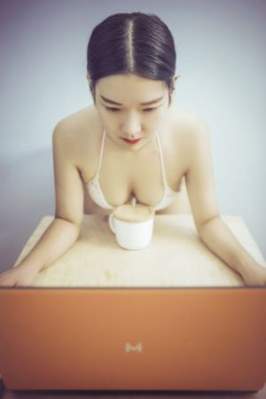 国产高清在线丝袜精品一区_BD韩语高清视频观看